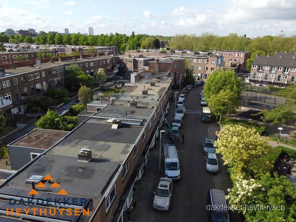 Luchtfoto dakinspectie woonwijk in Heythuysen
