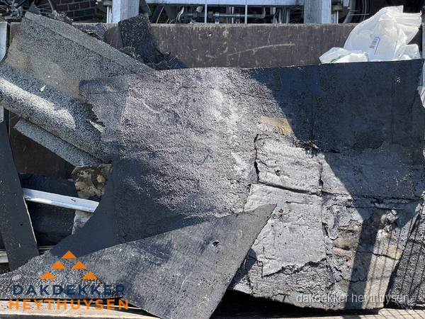 Kosten dakrenovatie: afvoer oud dakmateriaal in Heythuysen Kosten dakrenovatie: afvoer oud dakmateriaal in Heythuysen