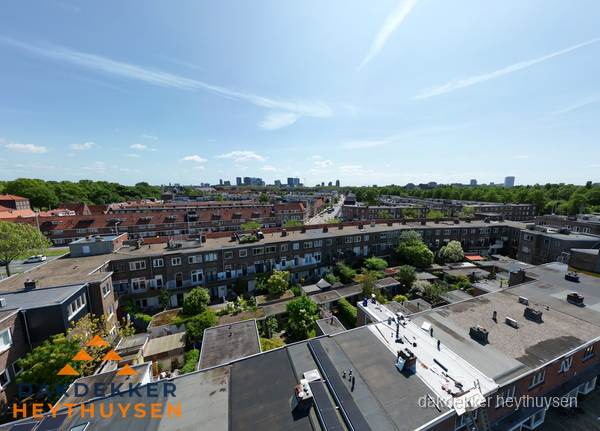 Luchtfoto van daken en dakgoten in Heythuysen